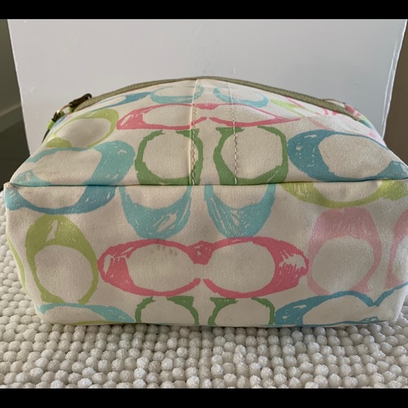 Coach Signature Hampton Pastel Scribe Tote - Picture 11 of 14